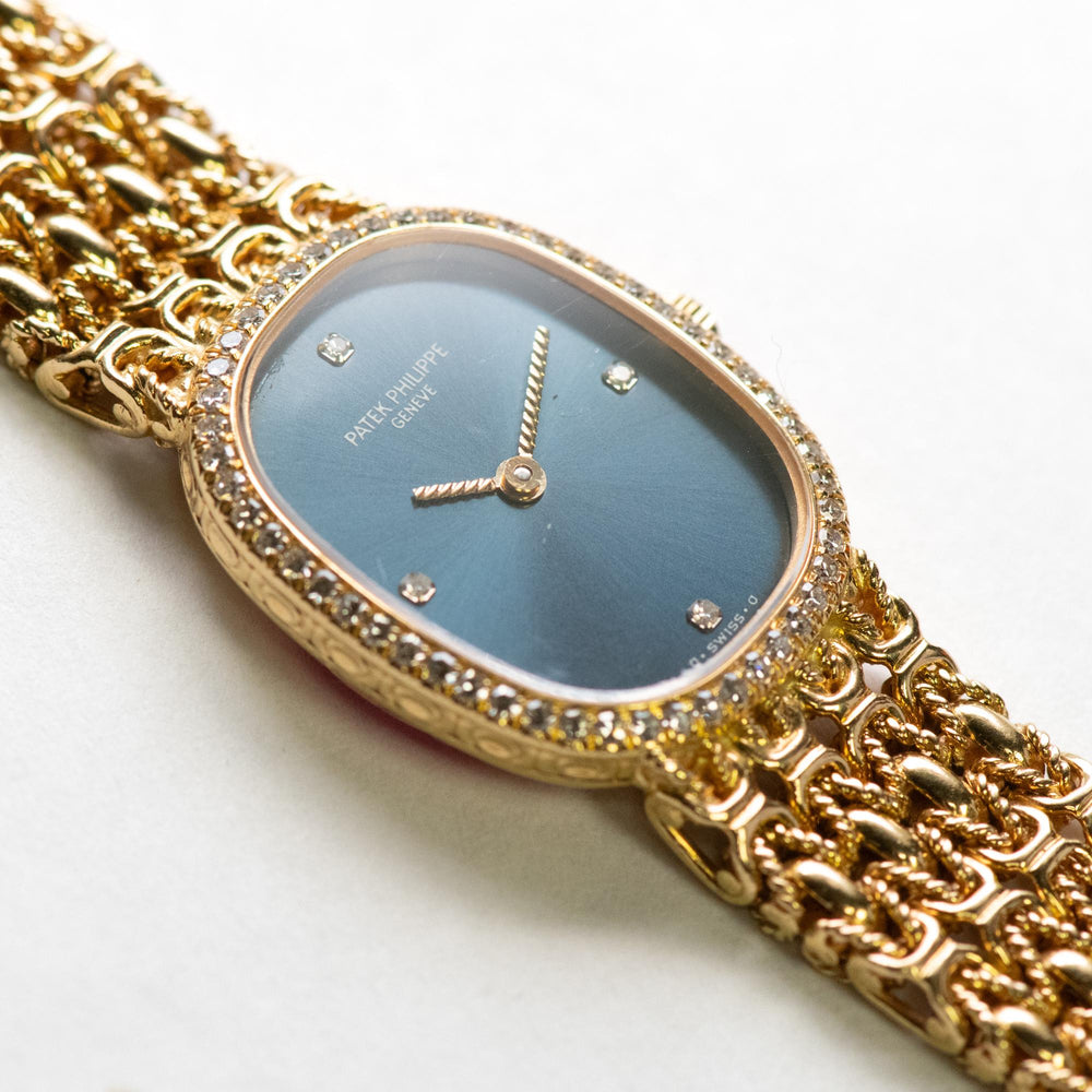 Patek Philippe 4698/001 Calibre E15 quartz Blue Dial
