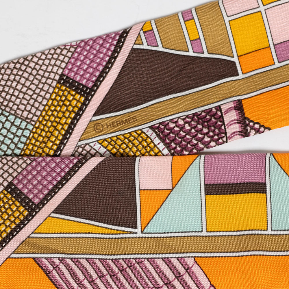 Hermes L'Art Indien des Plaines Silk Twilly Scarf