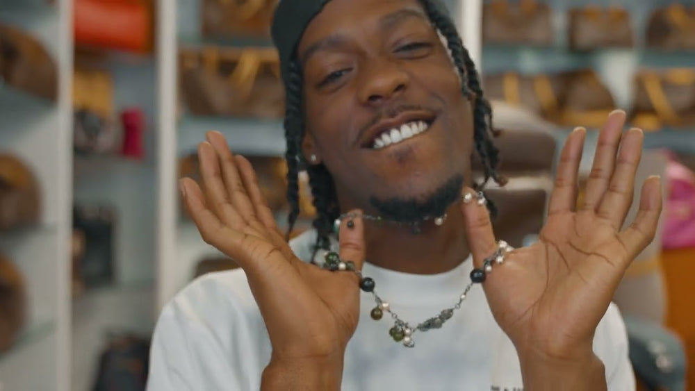 High-End Style with a Beat – Myles Yachts Visits the Vintage Contessa