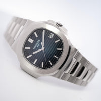 Patek Philippe Nautilus Blue Dial 18kw 5811/1G-001 B&P