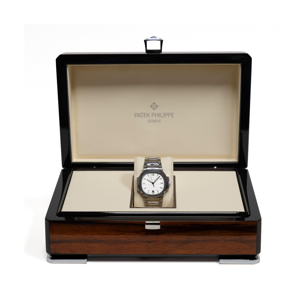 Patek Philippe Ladies Nautilus SS 7118/1A-010 B&P