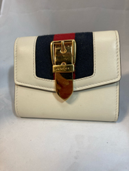 Gucci Sylvie Trifold Compact Wallet Ivory Leather with Navy/Red Detail Model Number 476081 3