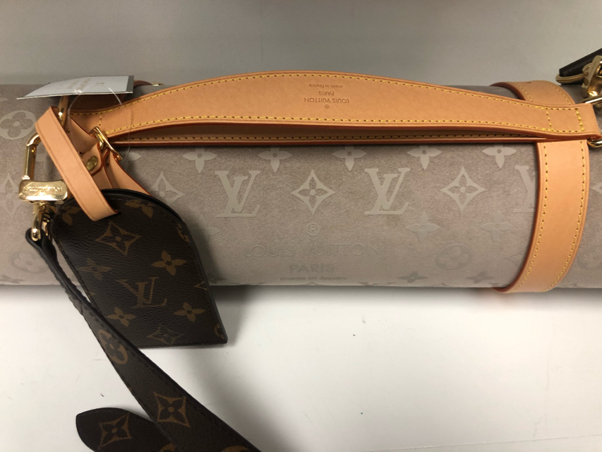Used Black Louis Vuitton Discovery Bumbag in Virgil Abloh Monogram Pastel  Black Mens Sling Bag Houston,TX