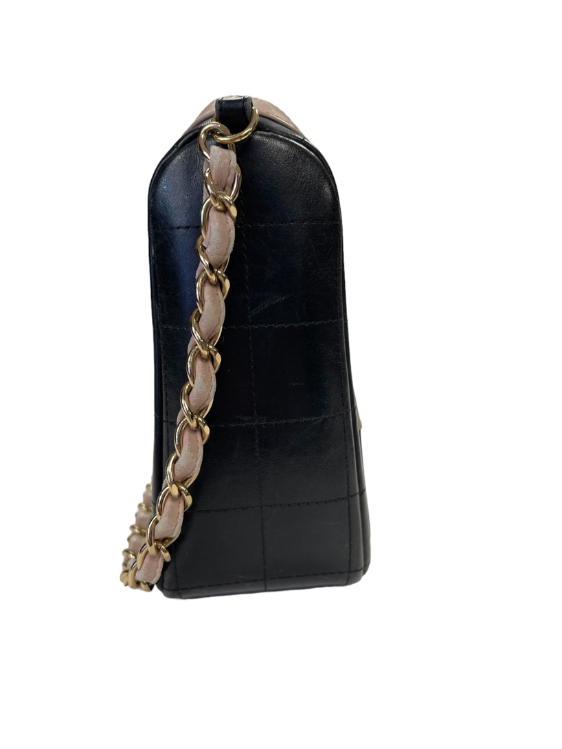 black chanel handbag with gold chain