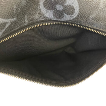 Louis Vuitton Shadow Black Discovery Bumbag Review (Virgil Abloh) 