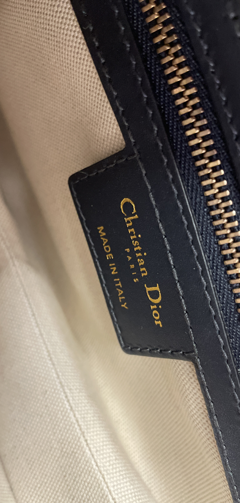 Brand New! 100% Authentic Christian Dior 30 Montaigne Medium Wallet Ivory