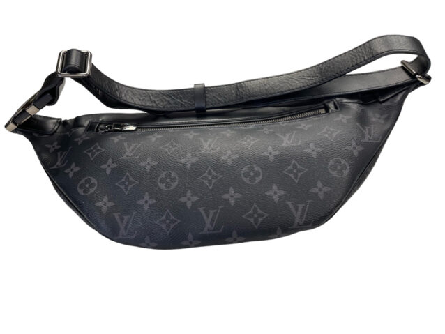 Louis Vuitton Monogram Eclipse Discovery Bumbag November 4, 2024