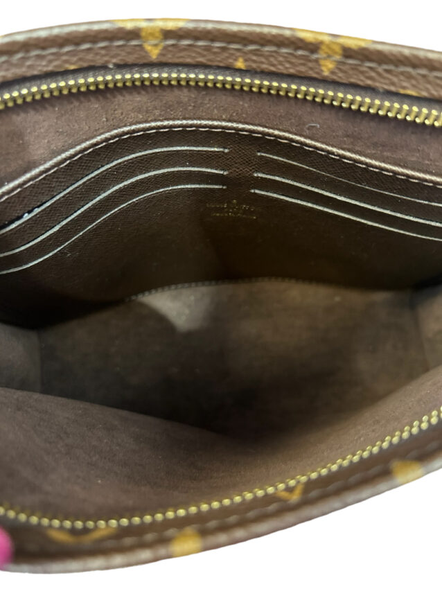 M81412 Toiletry Pouch On Chain Retail $1,760.00 April 28, 2024