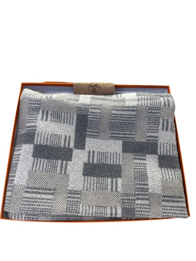 Hermès Grey Throw Blanket November 13, 2024