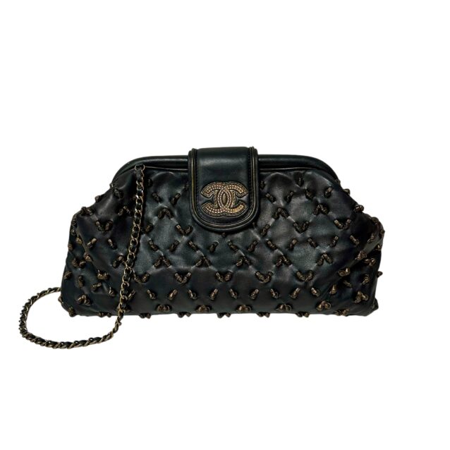 Chanel Chic Knot Chain Clutch November 23, 2024